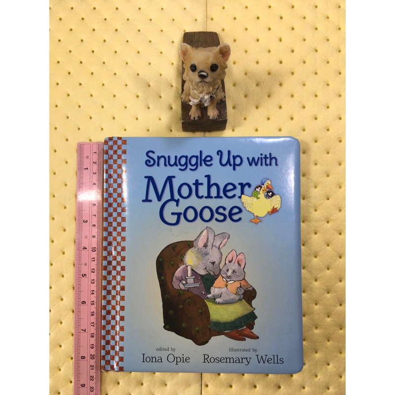 Snuggle Up with Mother Goose (ปกสภาพ 70% มีตำหนิ) By Iona Opie หนังสือภาษาอังกฤษ (มือสอง) Boardbook