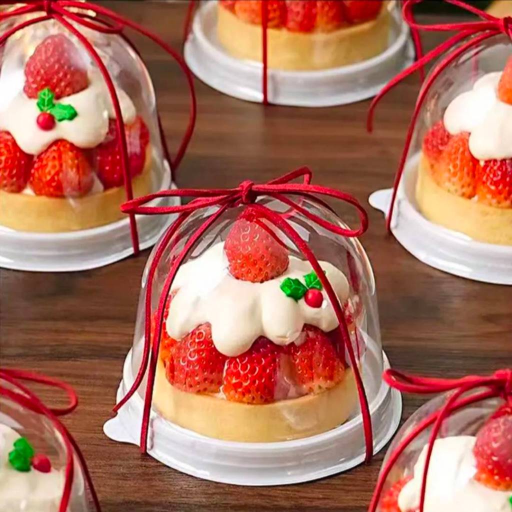 กล่องเค้ก กล่องใส่ขนมฐานสีขาว 3 นิ้ว โดมพลาสติกใส ทรงสูง(B-1035R) แพ็ค 25/50 ชุด