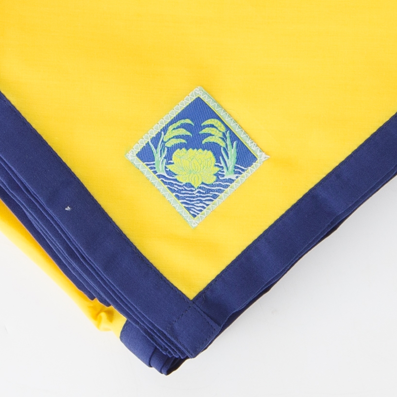 ผ้าพันคอลูกเสือสำหรับคุณครู เขตกรุงเทพฯ และปริมณฑล – ผ้าฝ้ายผสม สีประจำจังหวัด มาตรฐานลูกเสือไทย