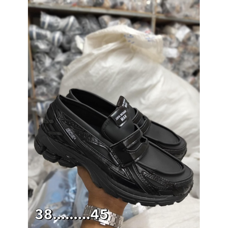 รองเท้า NB แบบสวม เข้ามาใหม่ครับ