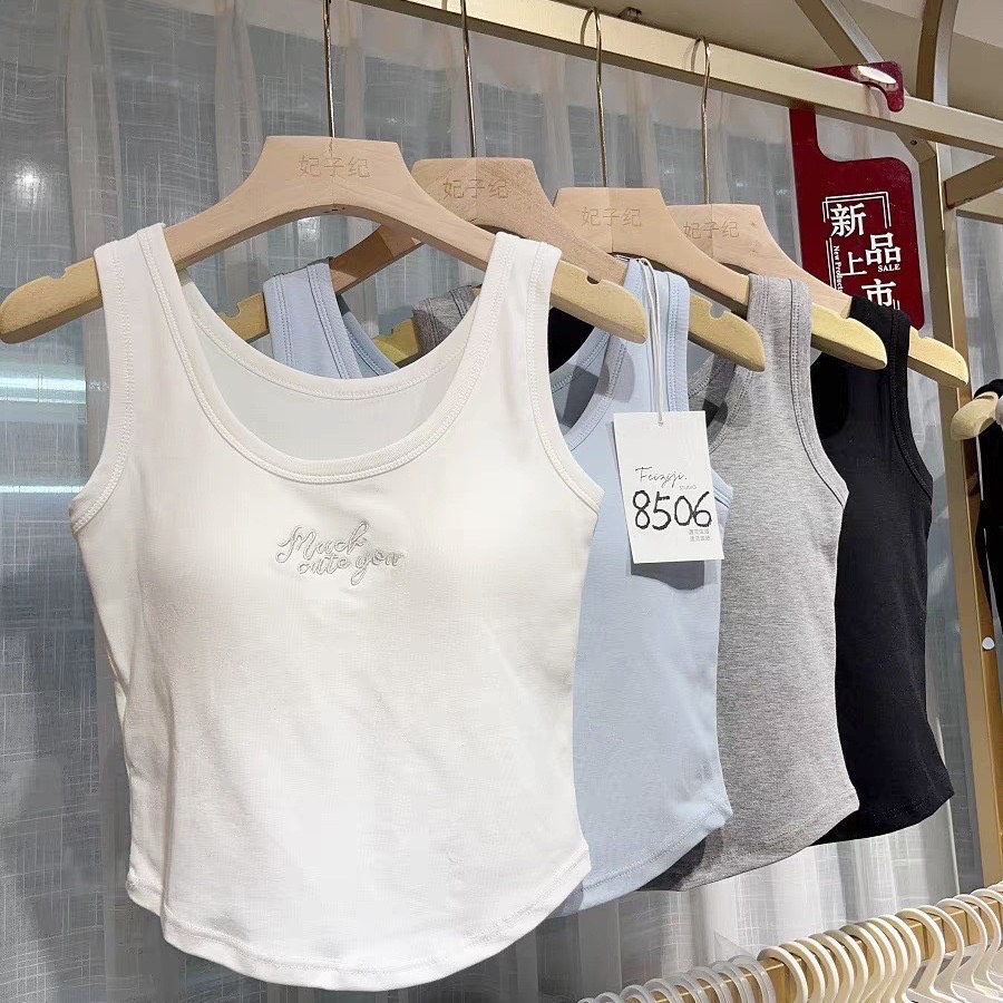 เสื้อกล้ามเบสิค ปักกลางมินิมอล เสื้อกล้ามบราฟองน้ำ เสื้อครอป
