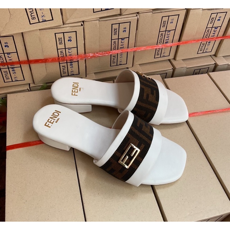 พร้อมส่ง สวยมากค่ะลองผู้หญิง มีสีแต่    นะคะลูกค้าสินค้าเหมือนในรูป100%เลยค่ะ