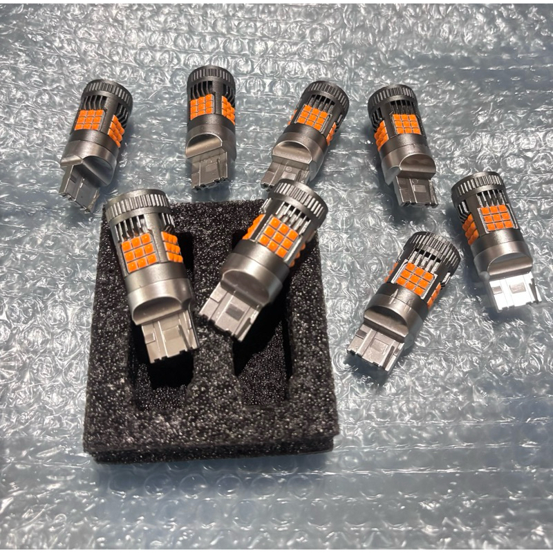 ไฟเลี้ยวขั่วเสียบT20