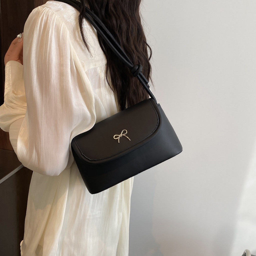 Fashion กระเป๋าสะพายข้าง สะพายไหล่ ประดับโบว์ หนัง PU มันเงา หรูหรา เรียบง่าย พร้อมส่ง B-015
