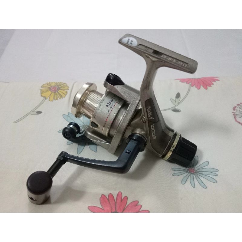 รอก Shimano NAVI1000R มือสอง รอกตกปลาเบรคท้าย รอกสปินนิ่ง รอก Spining อุปกรณ์ตกปลา ตกปลา ปลา Fishing