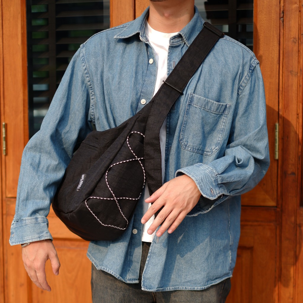 Malabaru ‘CHUCK‘ Crossbody Bag กระเป๋าผ้าไนลอน สะพาย