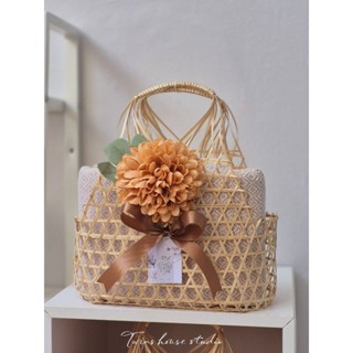 ของรับไหว้ผ้าฝ้ายชะลอมกระเป๋า(เลือกสีดอกไม้ทักแชท)