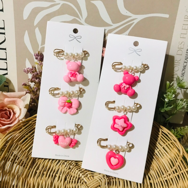 เข็มกลัดแฟชั่น 3 ชิ้น ขนาด 3.8 ซม. เครื่องประดับ ตกแต่งเสื้อผ้าคนท้อง (พร้อมส่ง)