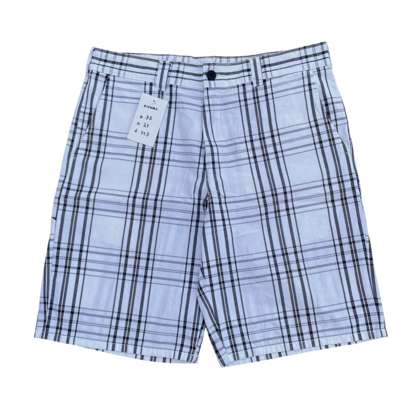 กางเกงขาสั้น สามส่วน ลายสก๊อต ลายตาราง 5 กระเป๋า กระเป๋าช่องเล็กด้านข้าง แบรนด์ Dickies มือสอง สภาพด