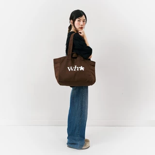 WHISPERWHITE - LOGO TOTE กระเป๋าผ้าแคนวาสสกรีนลาย มีช่องด้านข้าง จุของได้เยอะ