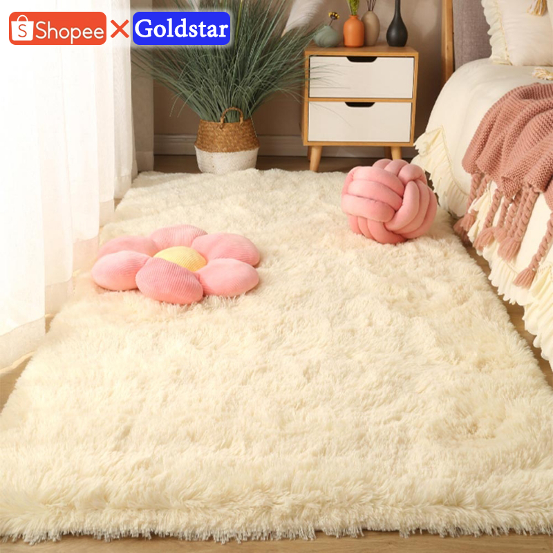 พรมปูพื้นขนาด 160x200 ซม. เหมาะสำหรับห้องนั่งเล่นและห้องนอน มีหลากหลายสีให้เลือก ขนนิ่ม