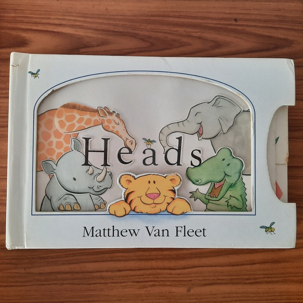 (มือสอง) หนังสือ Heads นิทานภาษาอังกฤษ ป๊อปอัพ Pop​ up 3D Board Book บอร์ดบุ๊ค สอนภาษาอังกฤษเด็ก ฝึก
