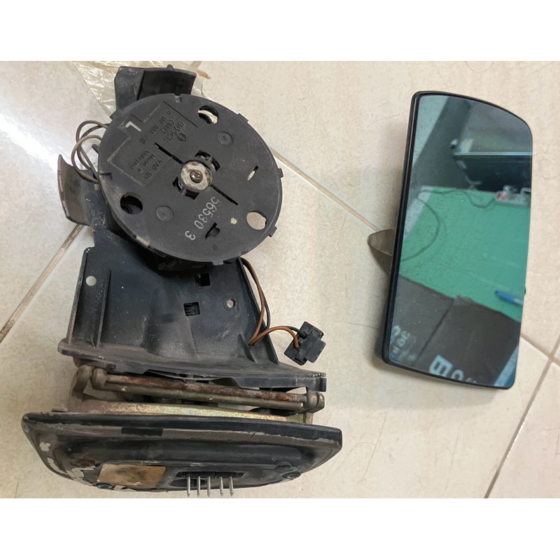 ชุดกระจกมองข้างด้านซ้าย พร้อมเลนซ์ w202 มือสอง