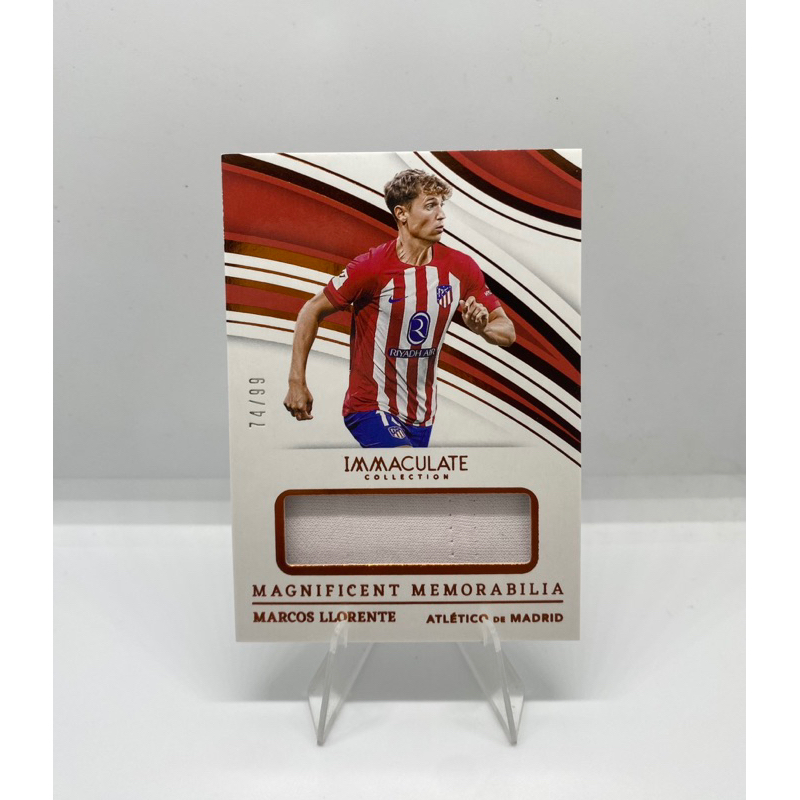 การ์ดฟุตบอล👕ชิ้นส่วนผ้า MARCOS LLORENTE  ATLÉTICO DE MADRID MAGNIFICENT MEMORABILIA /99 2023-24 PANI