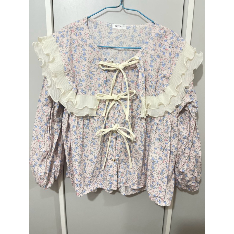 มีตำหนิ เสื้อลายดอก มือ2 ป้ายnitta