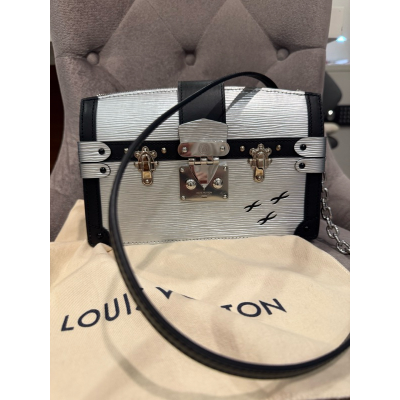 กระเป๋า มือสอง Louis Vuitton epi silver &black ของแท้ 100%