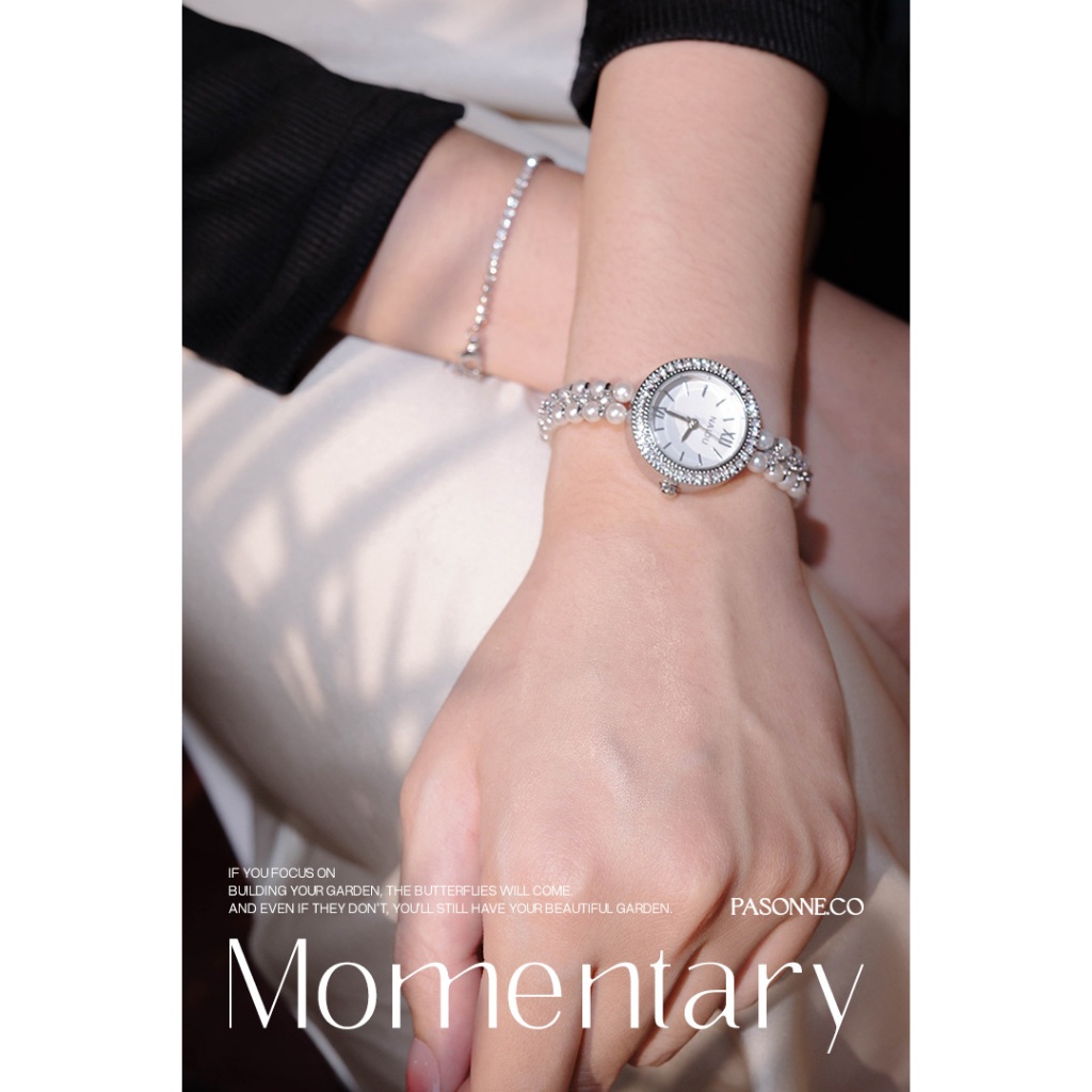 pasonne.co นาฬิกาข้อมือ รุ่น momentary ทรงกลม สายสีเงินประดับมุก