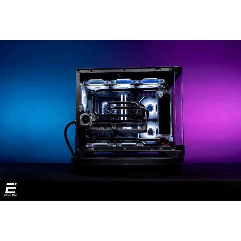 (รับหน้าร้านได้ ) คอมระบบชุดน้ำเปิด (เคส สีน้ำเปลี่ยนได้ )(I7 14700k/rtx5070/ram32/5600/m.2-1tb)