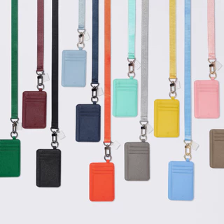 GQ Pro MED Lanyard™ กระเป๋าใส่บัตรจีคิว พร้อมสายคล้อง