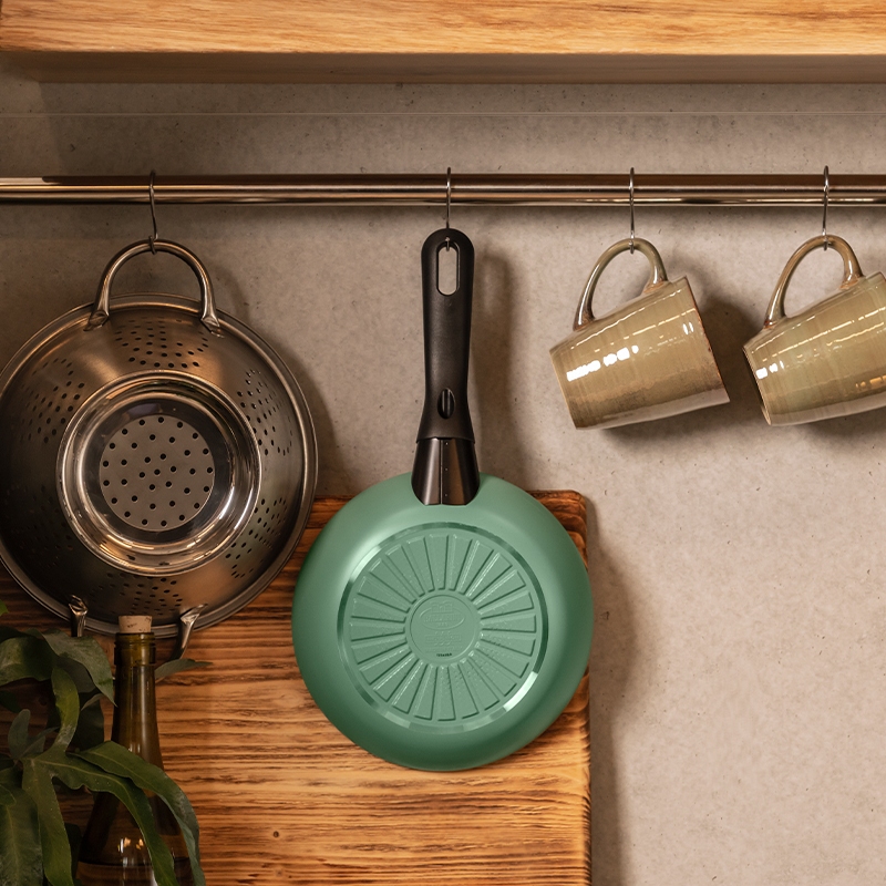 BALLARINI กระทะอลูมิเนียมเคลือบ Non-stick 20 ซม. รุ่น Caprera สี Green N1010839 ราคา ถูกที่สุด ดีลบีเคเค แกลเลอรีภาพที่ 6