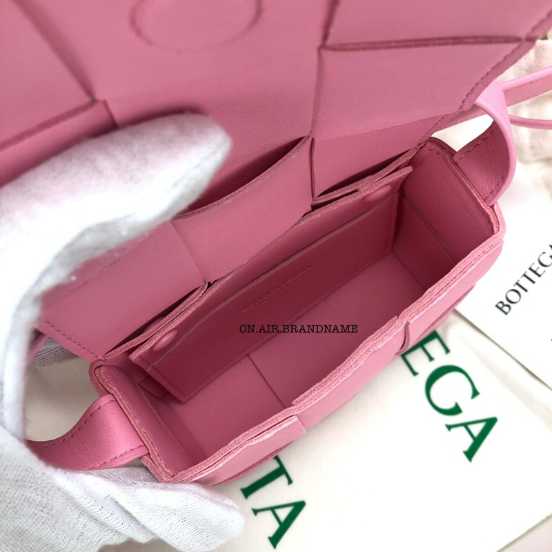 New bottega mini cassette สีชมพูน่ารัก ราคาดีงาม