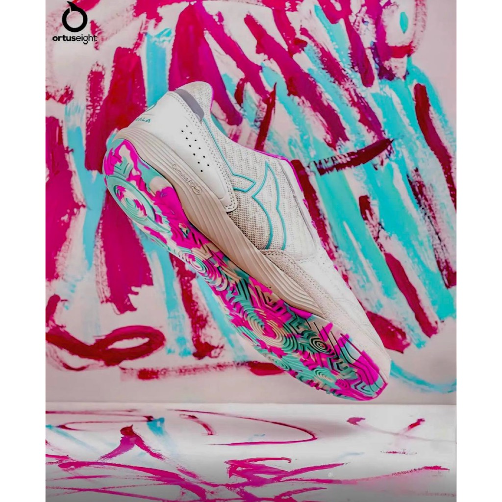 (สินค้าพร้อมส่งในไทย)รองเท้าฟุตซอลหนังลูกวัว ยอดนิยมลิขสิทธิ์แท้จากอินโดนิเซีย ORTUSEIGHT รุ่น VANQUISH สีขาวชมพู