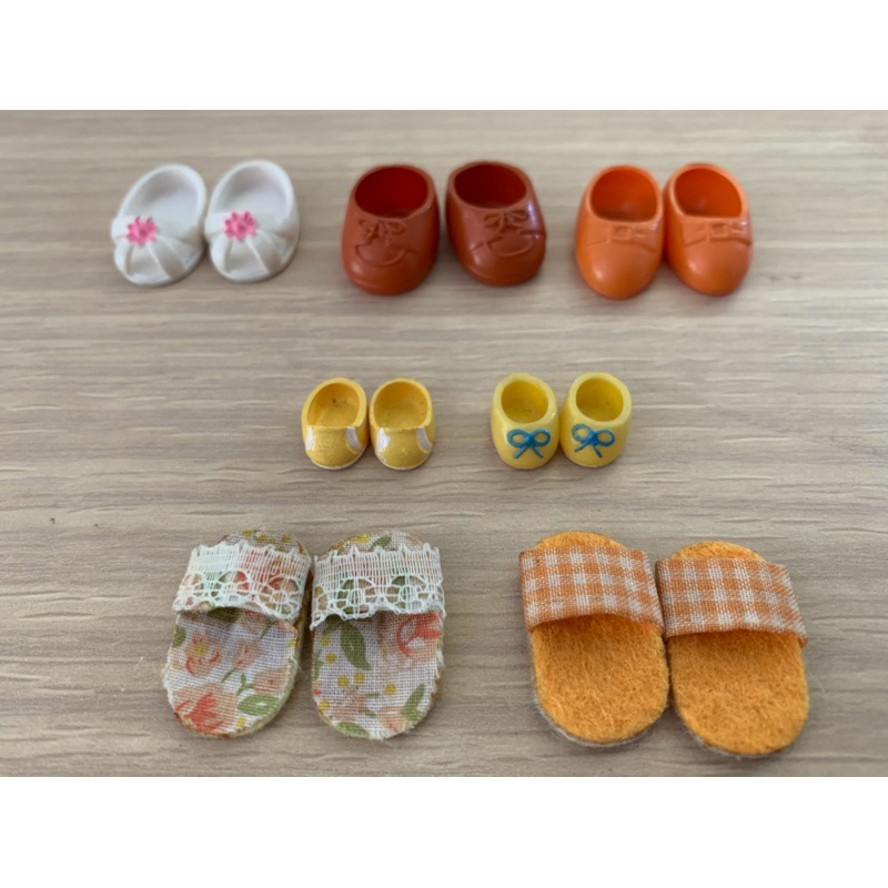 สินค้ามือสอง💥  Slyvanian Families 7+4 คู่ รองเท้า น้องขนาดใหญ่ ขนาดกลางและขนาดเล็กและสลิปเปอร์  จากญ