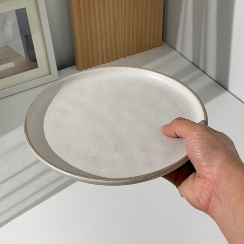 Goodsceramics   Dinnerware ชามกลม 7 นิ้ว เเนวลอฟท์ ผิวสัมผัสเคลือบมัน เล่นลวดลายจุดกระจายทั่วชาม ไลนนิ่งขอบชามเนื้อทราย ราคา ถูกที่สุด ดีลบีเคเค แกลเลอรีภาพที่ 4