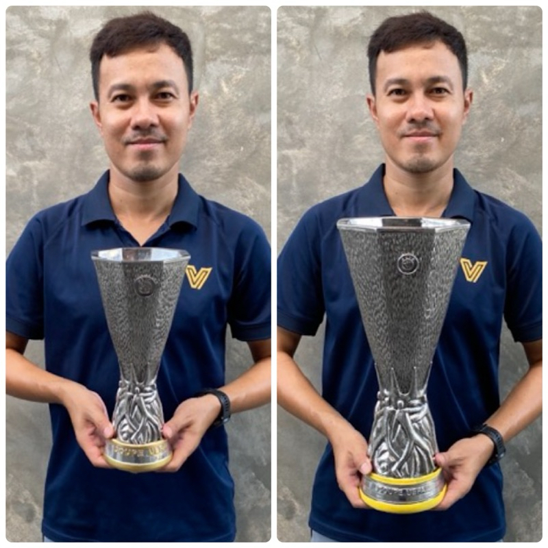 สองขนาดให้เลือก ถ้วยรางวัล Europa Cup ผลิตจาก เรซิ่น แข็งแรง ทนทาน สวยงาม มี 2ขนาดให้เลือก
