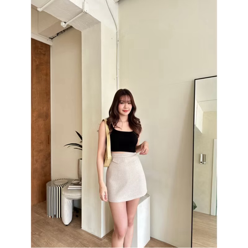 Jolin Skirt sizeL จาก Summernade คะ (ได้เฉพาะกระโปรงคะ)