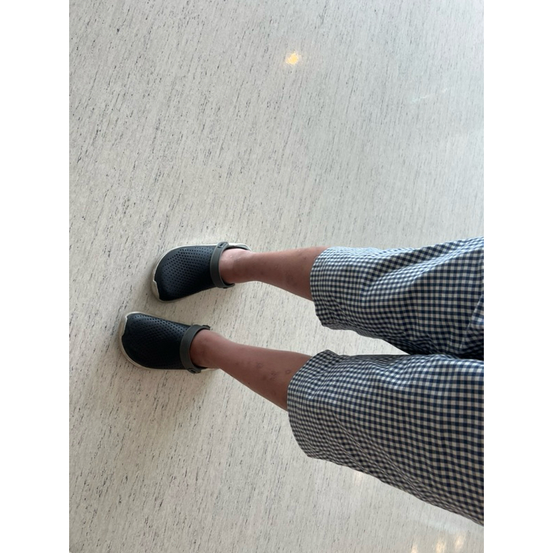 รองเท้าแตะ cross ของผู้ชาย