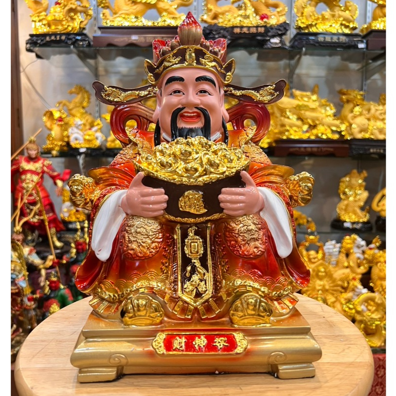 เทพเจ้าไฉ่ซิงเอี๊ย นั่งบัลลังค์ ยืนอุ้มก้อนทอง  งานเรซิ่นสี ขนาด 6 /8/10/12 นิ้ว