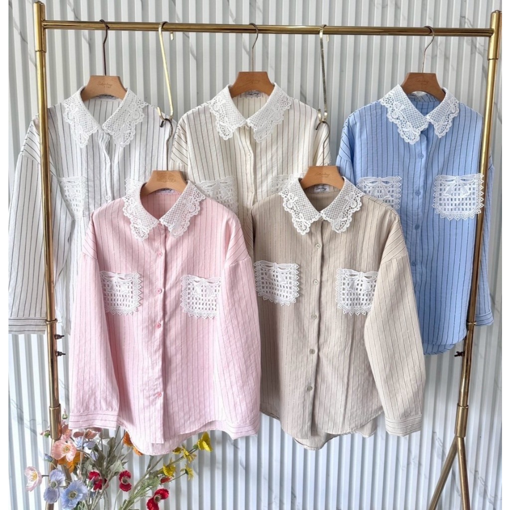 ป้าย Saturday เสื้อเชิ้ตผ้าริ้ว มีกลิตเตอร์วิ้ง ๆ ผ้าคอตตอนญุี่ปุ่น อก 42 นิ้ว ยาว 26 นิ้ว