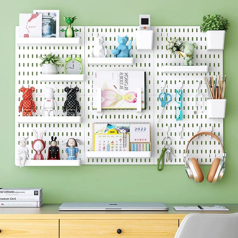 GooBoo เพ็กบอร์ด บอร์ดรูพลาสติก DIY Pegboard Desktop สำหรับจัดเก็บของพร้อมชุดติดตั้ง ตัวจัดโต๊ะเล่นเกม White