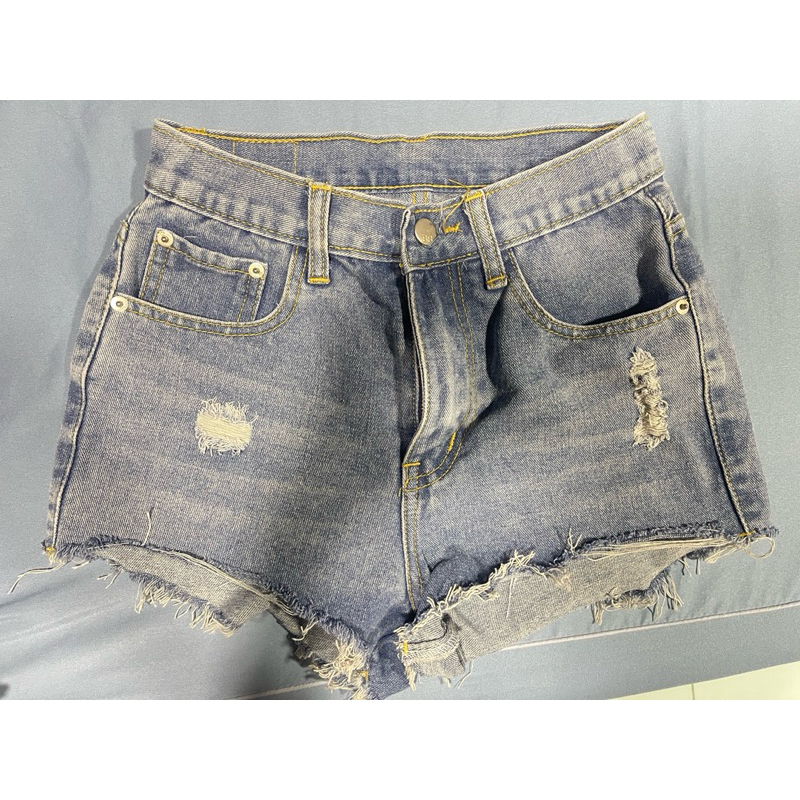 กางเกงยีนส์ขาสั้น ป้ายBB jeans