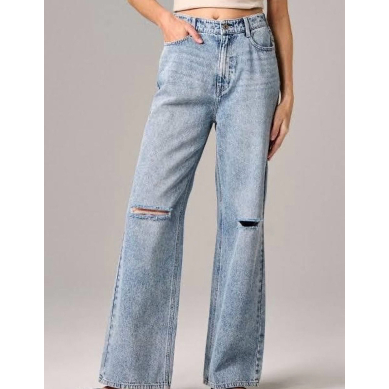 กางเกงยีนส์แบรนด์ sinsay  👉🏻งานตำหนิค่ะ บางตัวซ่อม บางตัวสีไม่เสมอบางตัวเลอะฝุ่นซัก