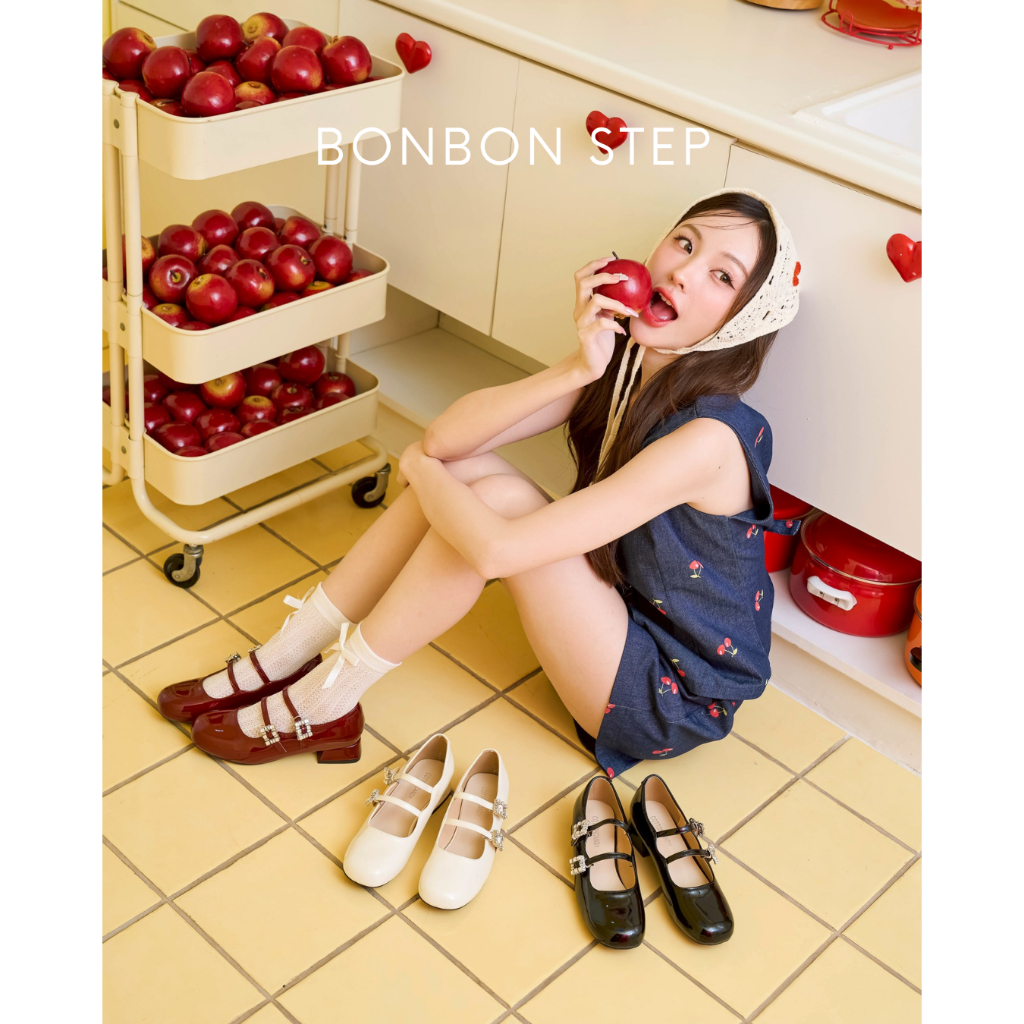 CCS - รองเท้าแมรี่เจน รุ่น Bonbon Step วัสดุหนังแก้ว ตัวสายประดับเพชรสุด Cute (T29) Cotton Candy Ste