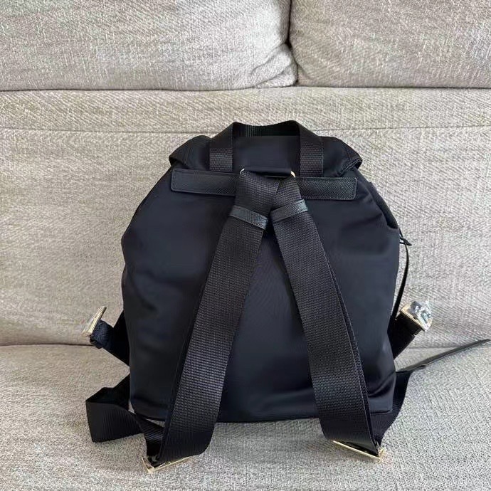 do** กระเป๋าเป้สะพายหลัง P  Re-Nylon Prada Re-Edition 1978 ขนาดเล็ก สินค้าใหม่ ของแท้