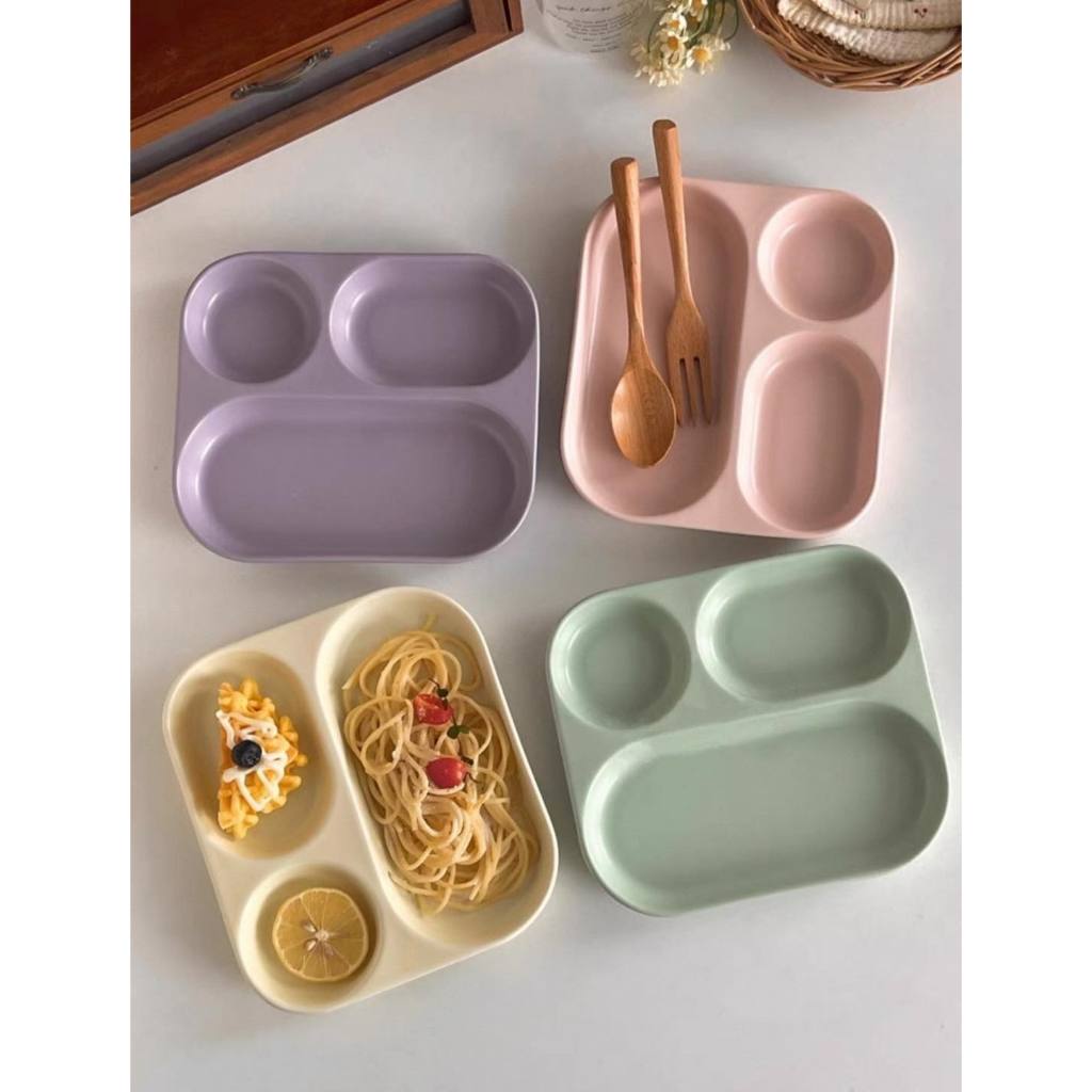 พร้อมส่ง จานหลุม 🍝🥣 น่ารักละมุนมากกกก ฟีลโคเรียสุดๆ แบ่งเป็น 3 ช่อง ใส่อาหารจัดจานออกมาดูน่าทานมากค่า  🍝🥣 Twinniesdecor