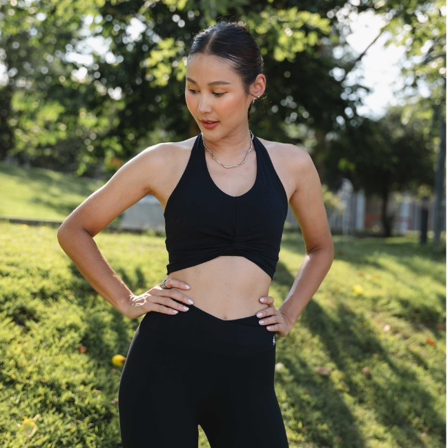 B024🖤Active V Bra สปอร์ตบราดีไซน์ผูกด้านหน้า เป็นรูปตัว V ทำให้ช่วงตัวดูเล็ก