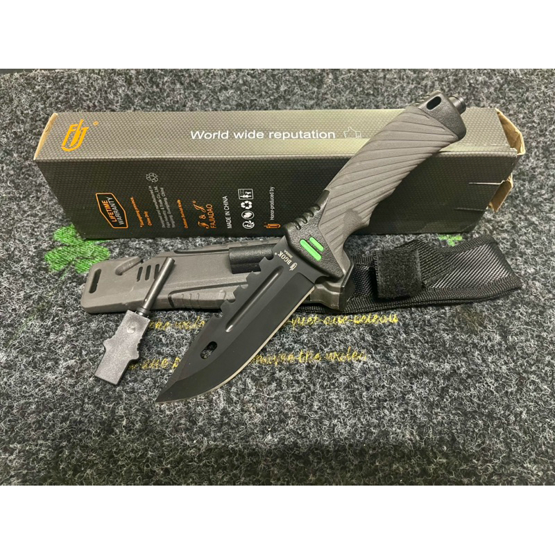 มีดพก มีดเดินป่า BGOK รุ่น 3668A พร้อมปลอกพลาสติกอย่างดีมีหินลับมีดแท่งจุดไฟ