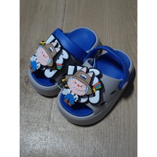 รองเท้ารัดส้น เด็ก ลายลาบูบู้ ลายคาบีบาร่า ตัวการ์ตูนหมุนได้