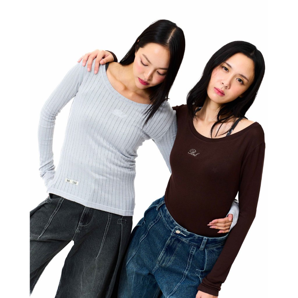 BEB CLUB OFF-SHOULDER "BEB" SHIRT เสื้อปาดไหล่เบ็บคลับ