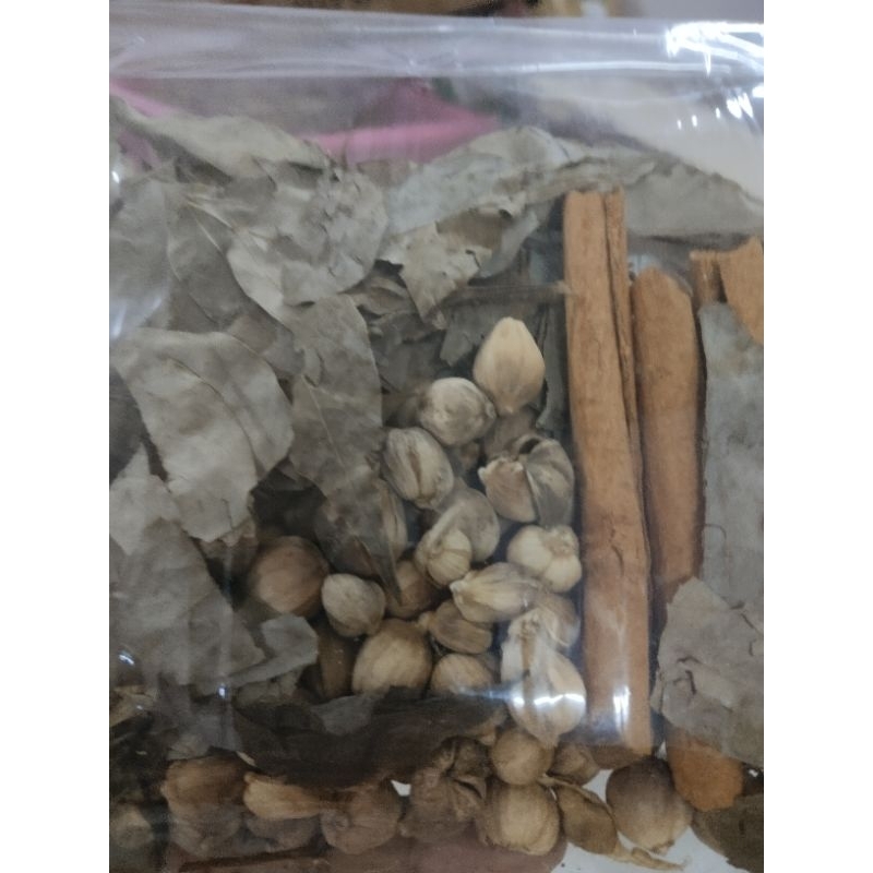 ชุดรวมเครื่องเทศ ลูกกระวาน+ใบกระวาน+อบเชย ขนาดรวม 30 กรัม
