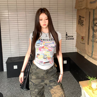 cherryshop พร้อมส่ง เสื้อครอปแฟชั่นสไตล์อเมริกันย้อนยุคสำหรับผู้หญิง คอกลม สไตล์สลิมฟิต ภาพพิมพ์การ์ตูน เซ็กซี่