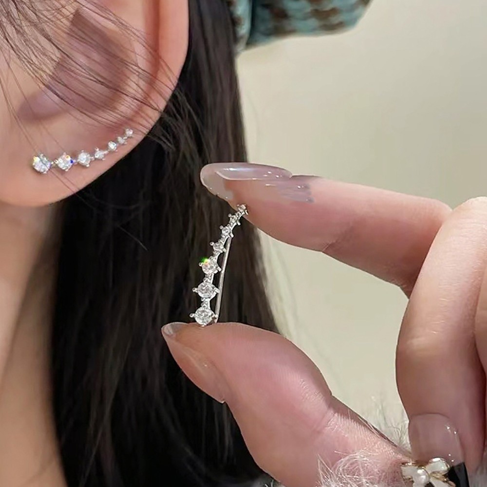 ต่างหูกระพริบเพชร รูปดาวแถว  ต่างหูรูปดาวเจ็ดแฉก  ต่างหูรูปดาวประดับเพชร 7 เม็ดเรียงแถว