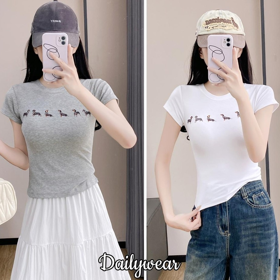 Dailywear พร้อมส่ง✨ เสื้อยืดแขนสั้นทรงไหล่ตรง ลายสุนัขน่ารัก สไตล์เดียวกับเจนนี่ ดีไซน์สั้นกระชับสัดส่วน สำหรับสาวๆ