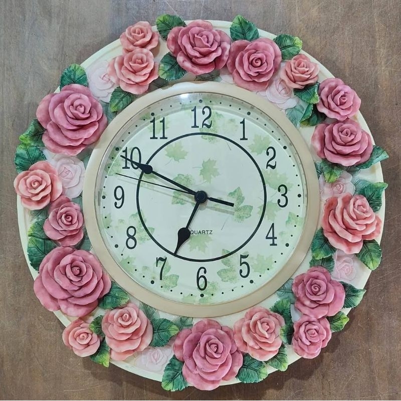 นาฬิกากรอบเรซิ่นรูปดอกกุหลาบสวย เสมือนจริง English Rose Garden