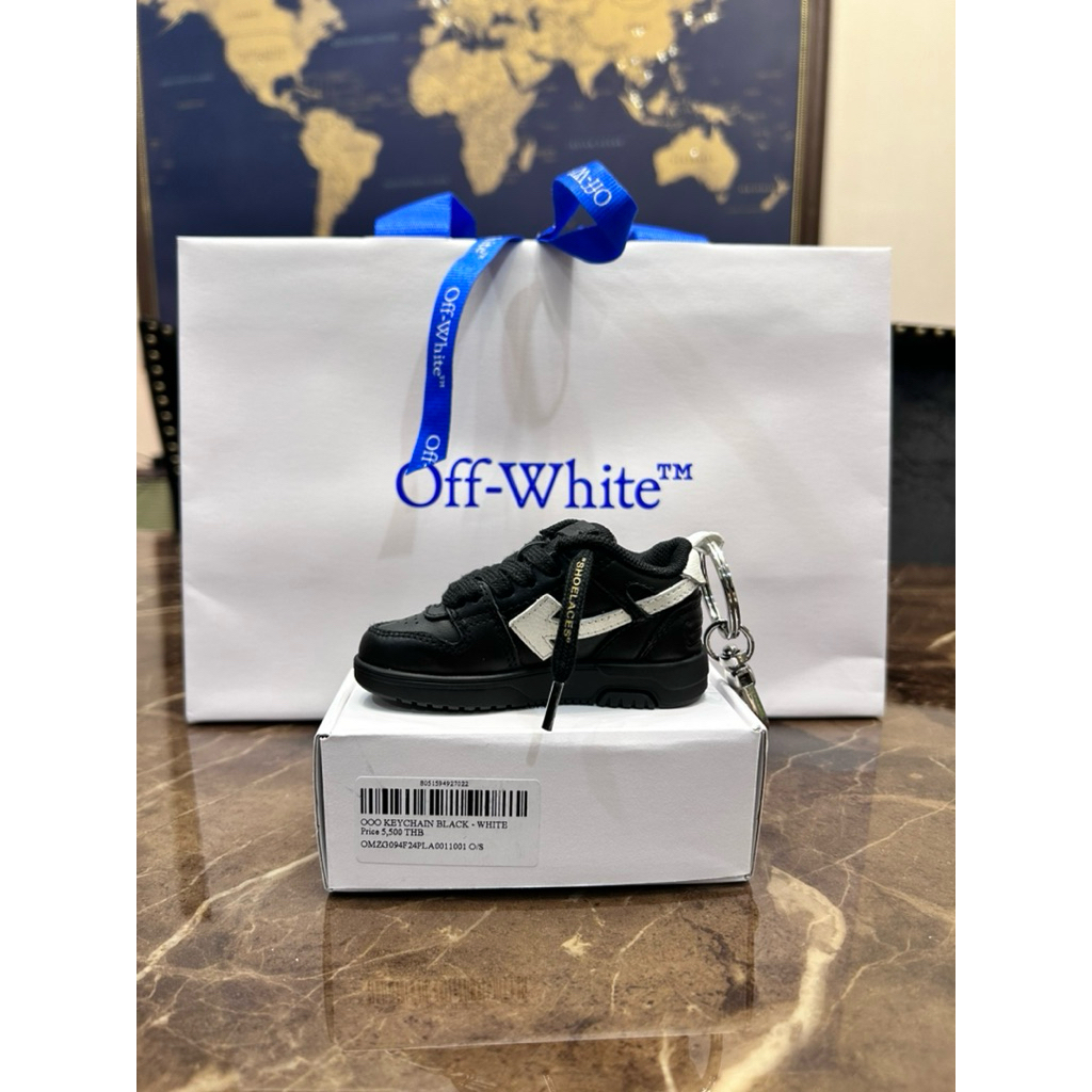 Off-White KEYCHAIN BLACK - WHITE ของแท้จากช็อป สินค้าพร้อมส่งค่ะ
