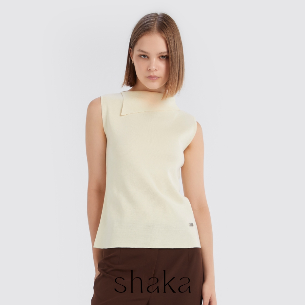 Shaka AW23 Side Fold Collar Milano Knit Top เสื้อถักนิตผู้หญิง คอปีน แขนกุด BL-8231201